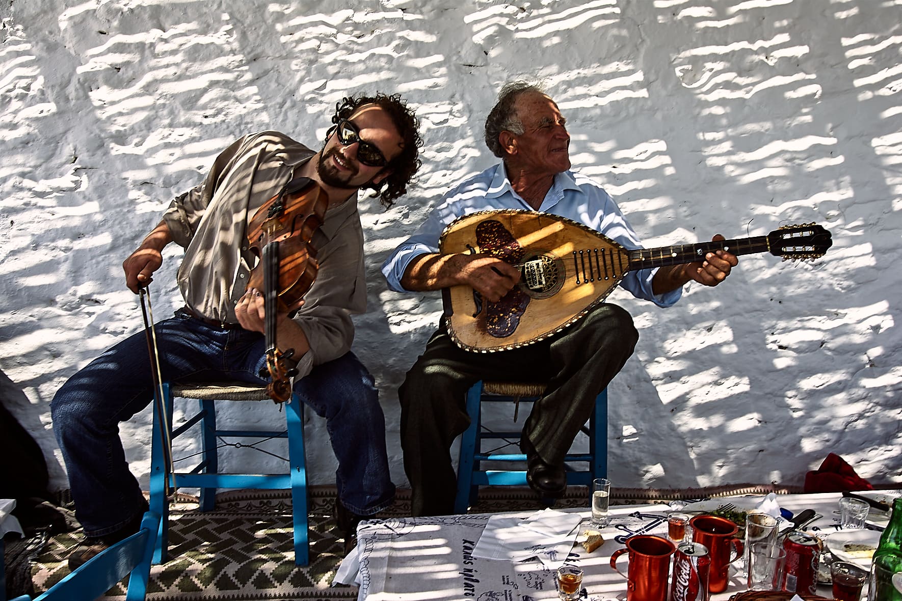 Fête dans la taverne Panorama à Tholaria, Amorgos