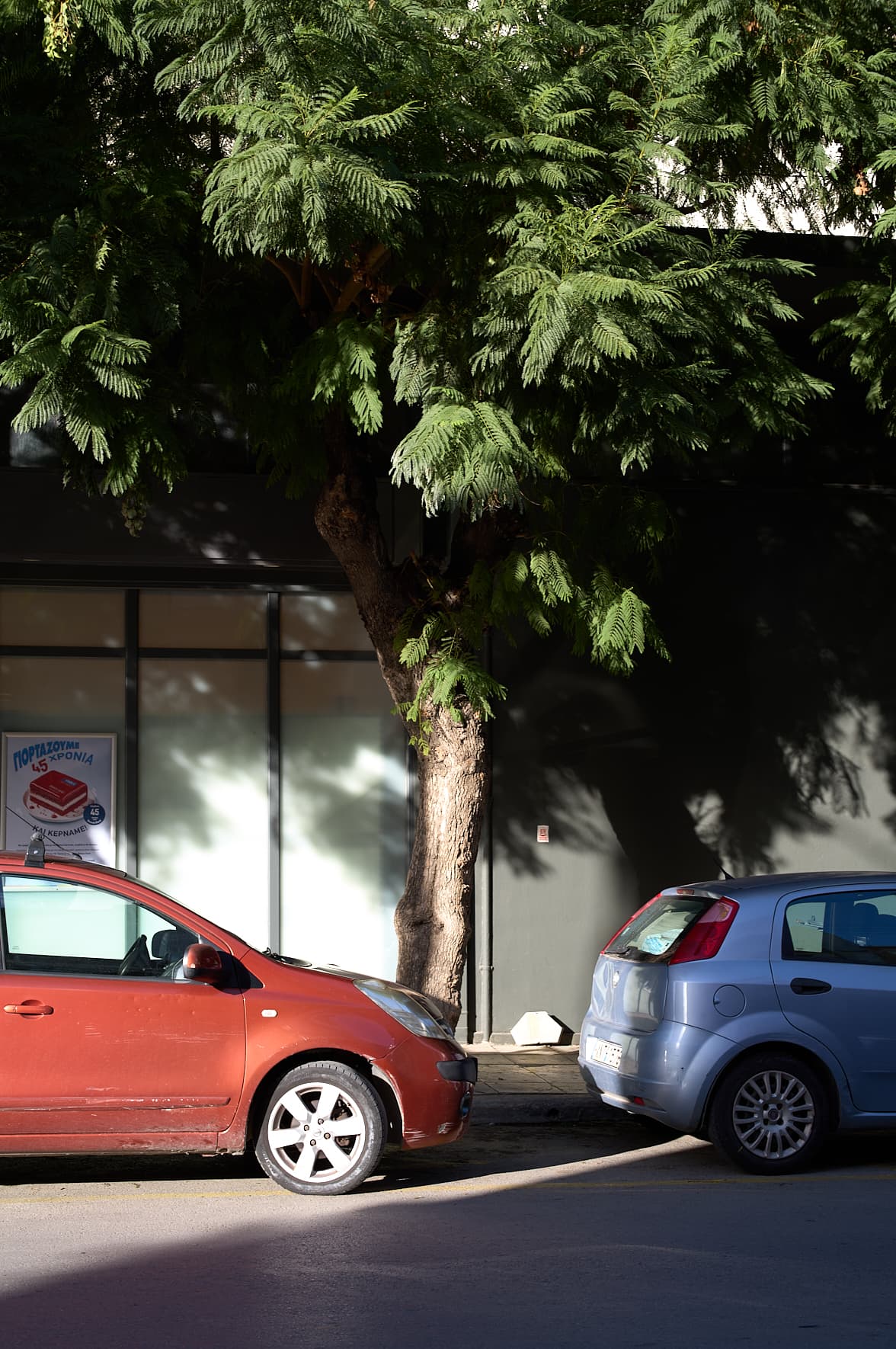Dans les rues de ville moderne de La Canée
