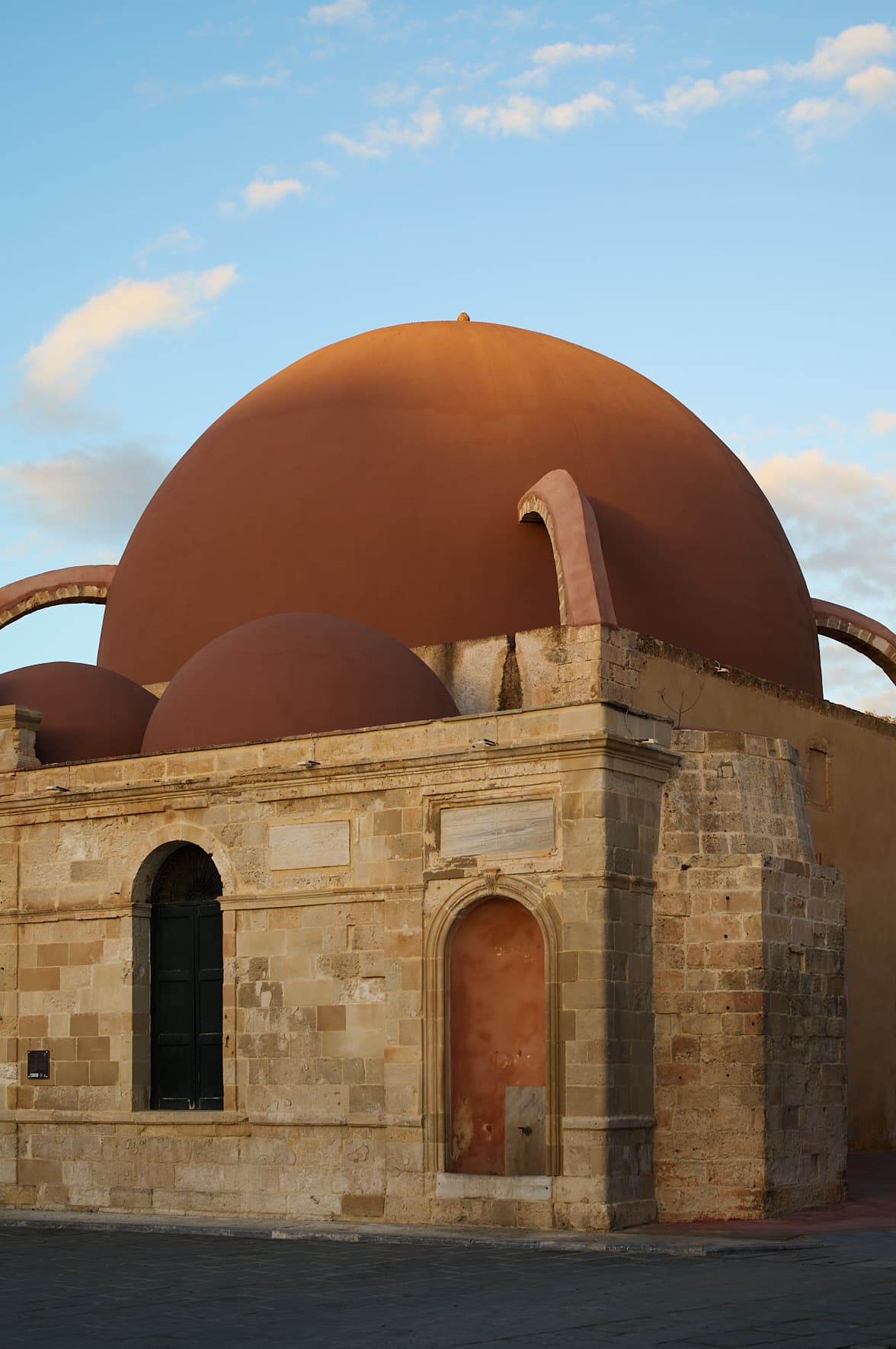Ancienne mosquée Hassan Pacha sur le port de La Canée