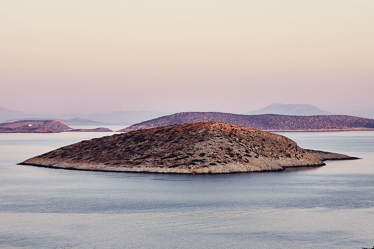 Vue du restaurant Araklia à Iraklia, Petites Cyclades, Grèce