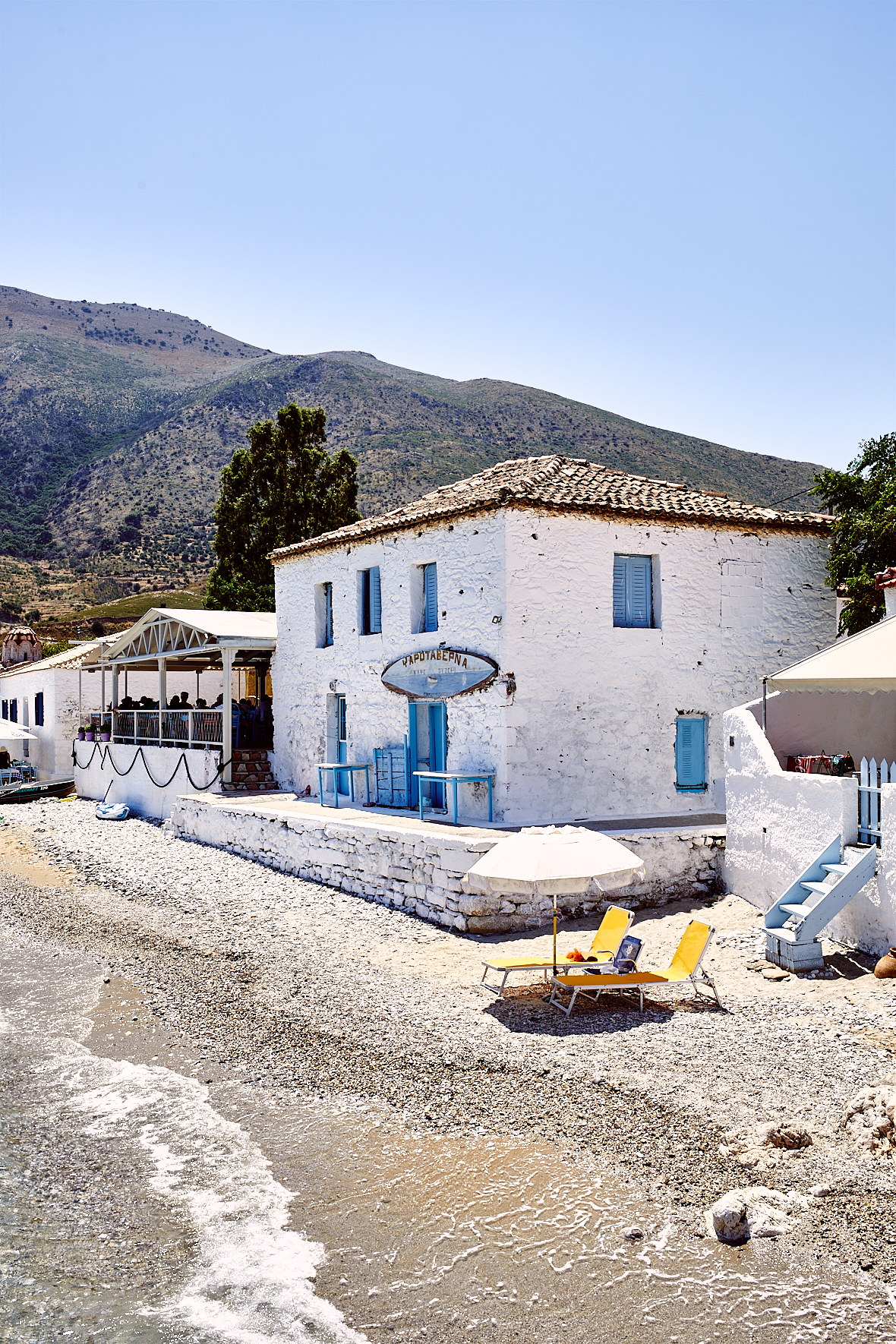 Taverne sur la plage de Skoutari, Magne, Grèce