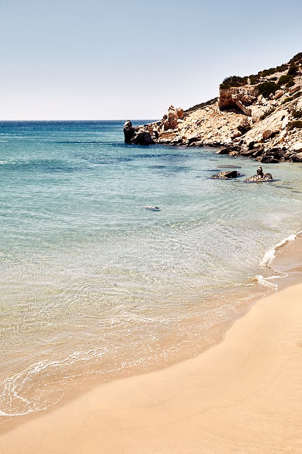 Crique près d'Agiasos, Naxos, Cyclades, Grèce Crique près d'Agiasos, Naxos, Cyclades, Grèce