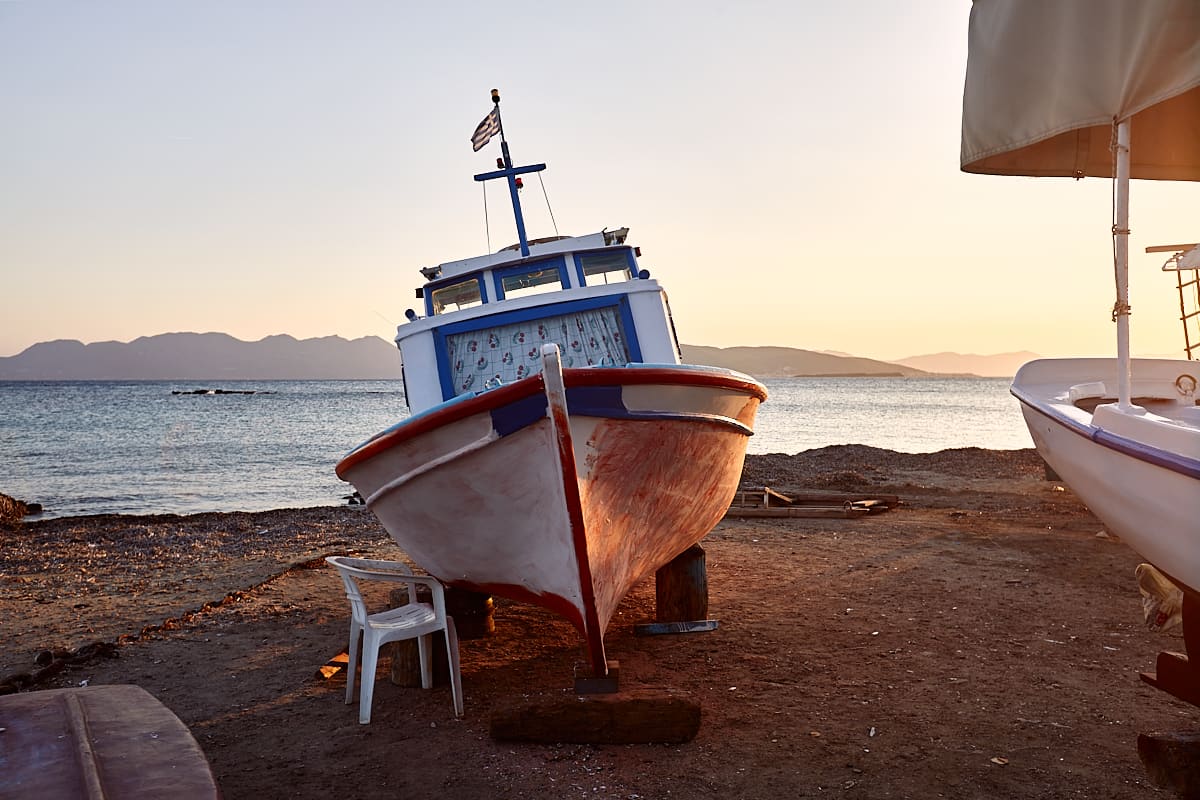 Petit chantier naval à Egine, Grèce