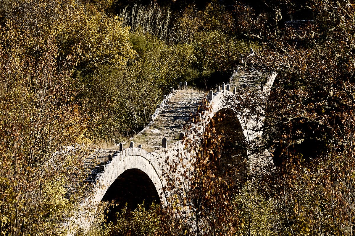Le pont à trois arches de Plakidhas | Zagori, Epire Le pont à trois arches de Plakidhas | Zagori, Epire