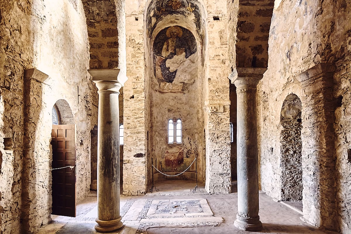 Église à Mistra, Péloponnèse, Grèce Église à Mistra, Péloponnèse, Grèce