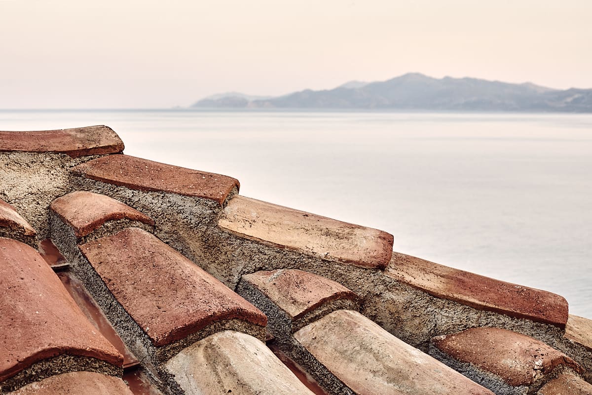 Toits à Monemvasia, Péloponnèse, Grèce Toits à Monemvasia, Péloponnèse, Grèce