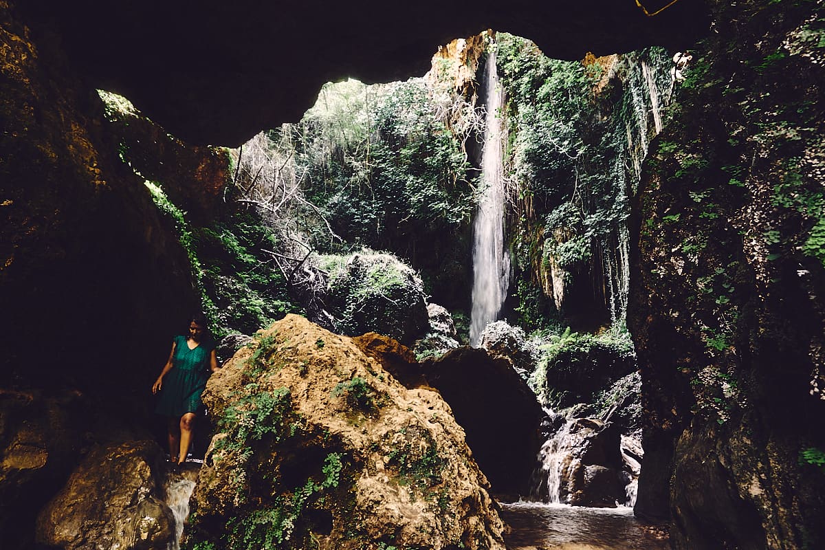 Chute de Nemoutas, Péloponnèse, Grèce Chute de Nemoutas, Péloponnèse, Grèce