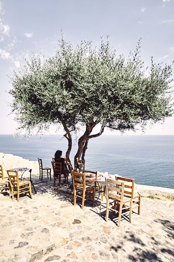 Terrasse à Monemvasia, Péloponnèse, Grèce. 