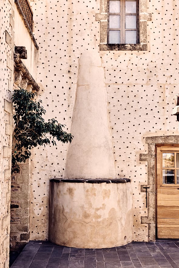 Hôtel Kinsterna près de Monemvasia, Péloponnèse, Grèce. Hôtel Kinsterna près de Monemvasia, Péloponnèse, Grèce.