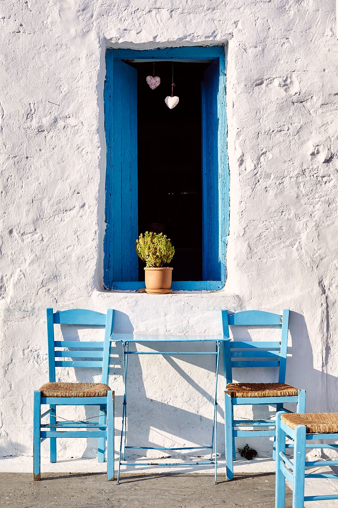 À Schinoussa, le kafeneio du village, Petites Cyclades, Grèce
