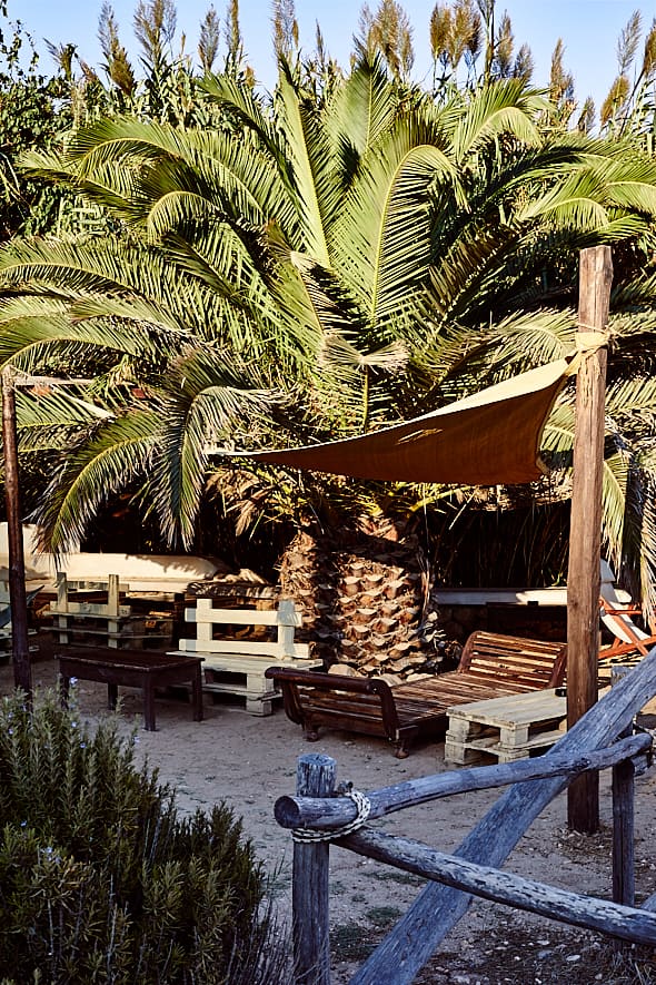 Bar de plage Kedros à Donoussa, Grèce Bar de plage Kedros à Donoussa, Grèce