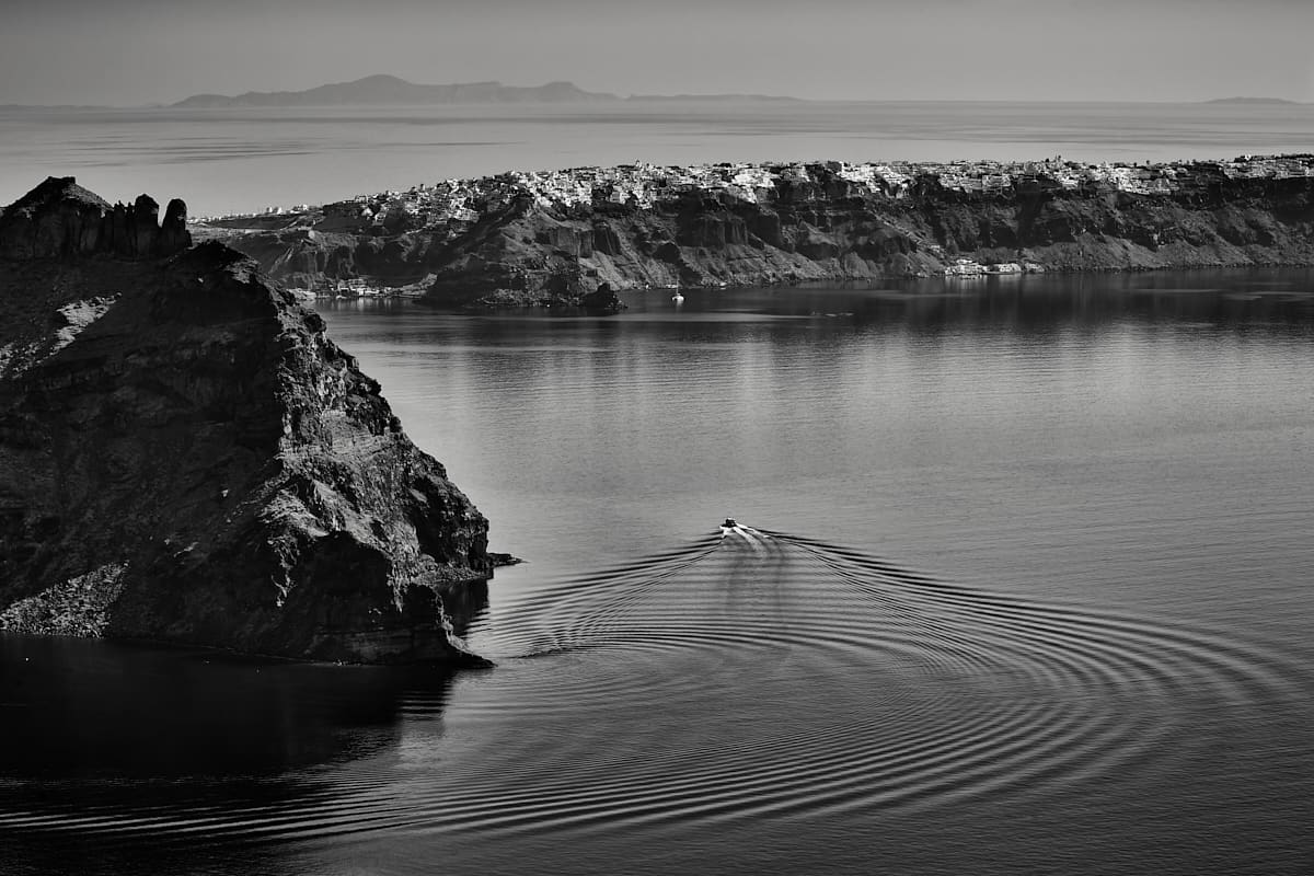 Santorin | Ile de Thirasia, vue sur Santorin