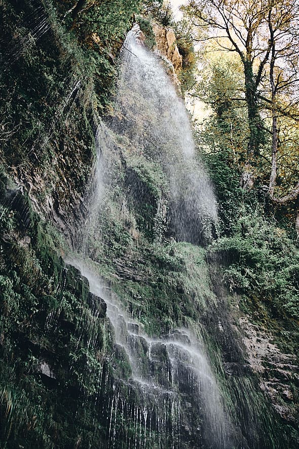 Cascade sous le village de Syrrako, Tzoumerka, Épire. 